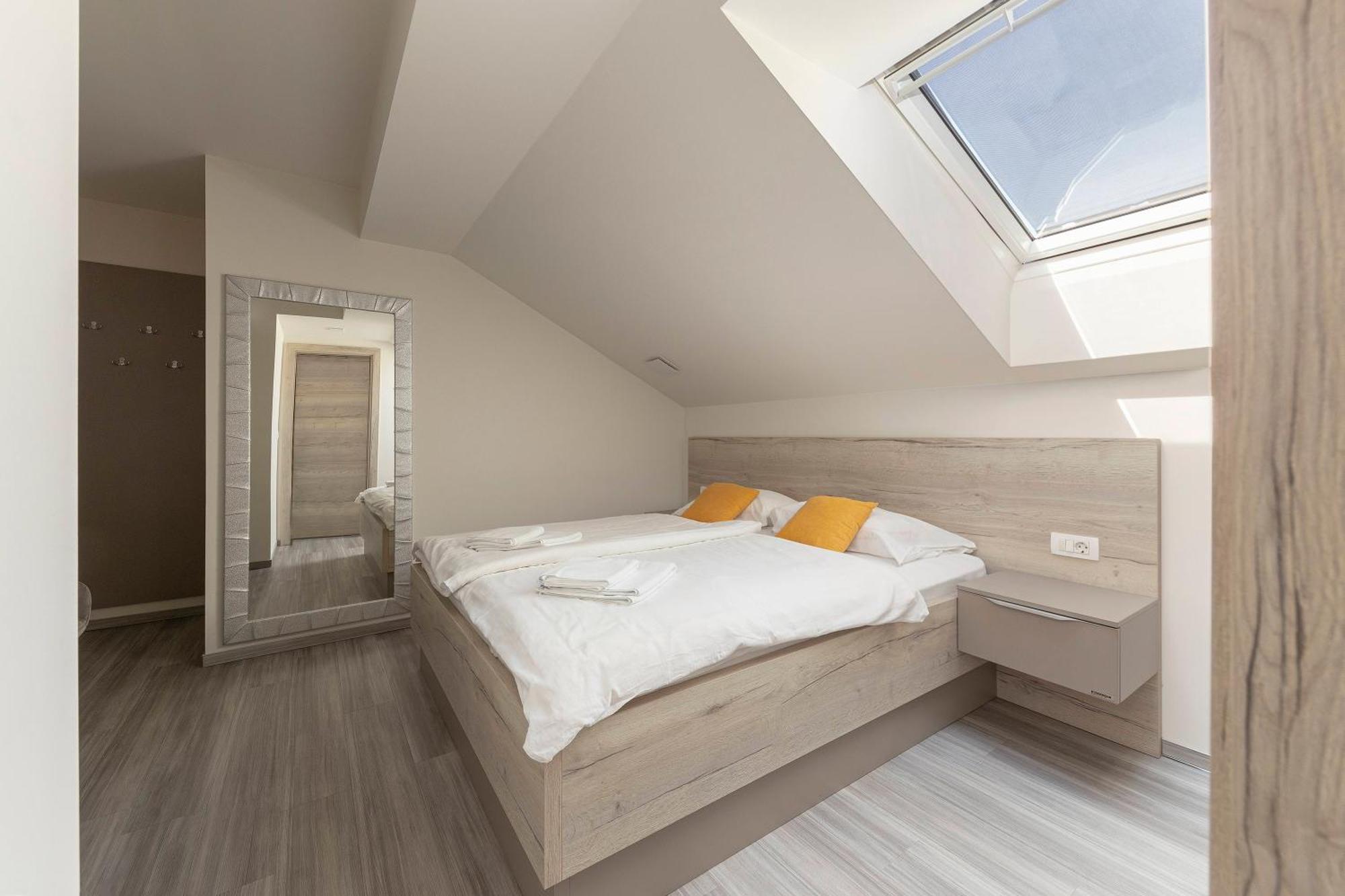 Rooms S Center Slovenske Konjice ภายนอก รูปภาพ
