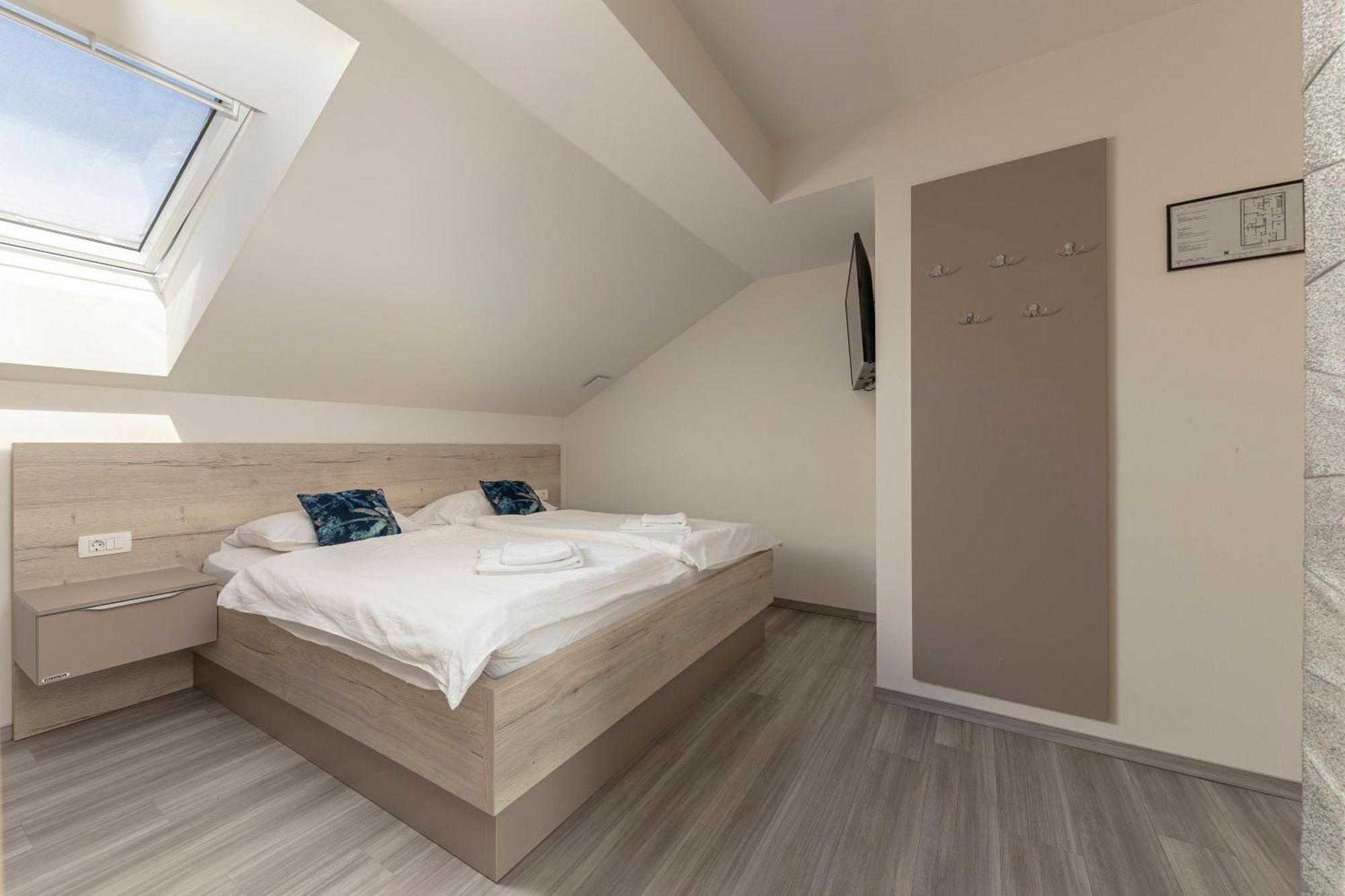 Rooms S Center Slovenske Konjice ภายนอก รูปภาพ