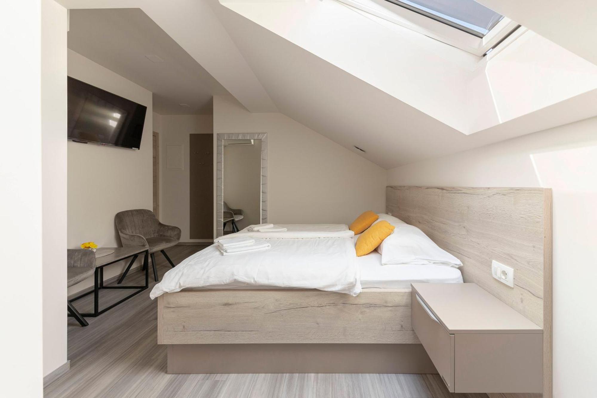 Rooms S Center Slovenske Konjice ภายนอก รูปภาพ